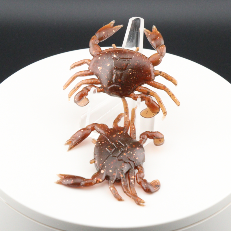 1.3-inch crab lure with two speckled brown crabs on clear holder